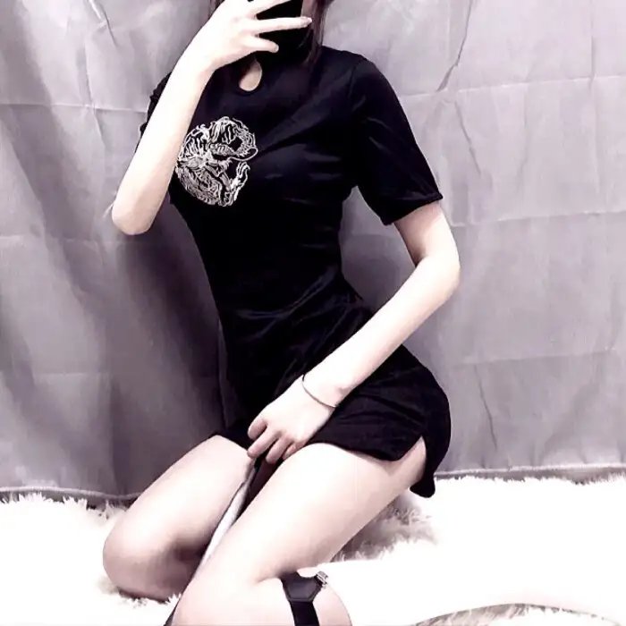 在异国海报